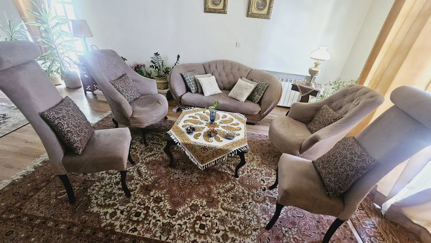 مبلمان شش نفره با میز جلو مبلی مربع|مبلمان خانگی و میز عسلی|تهران, قیطریه|دیوار