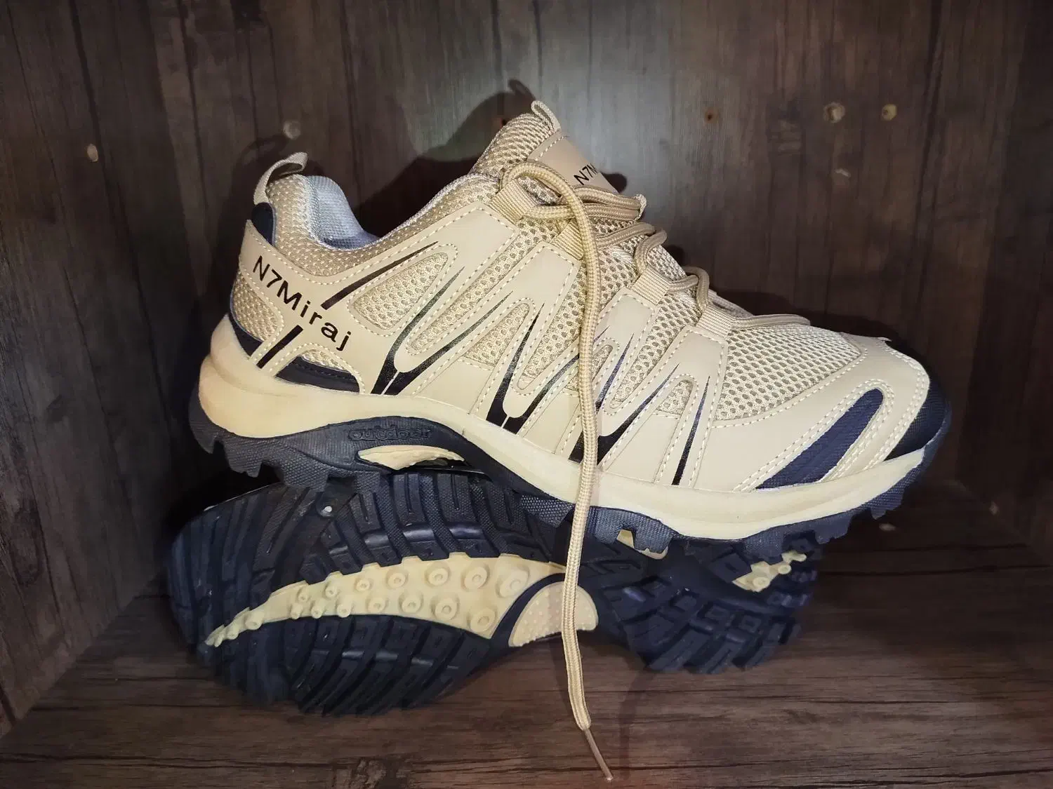 »کفش کوهنوردی، طبیعت گردی و استفاده روزانه «|کیف، کفش، کمربند|شیراز, ارم|دیوار