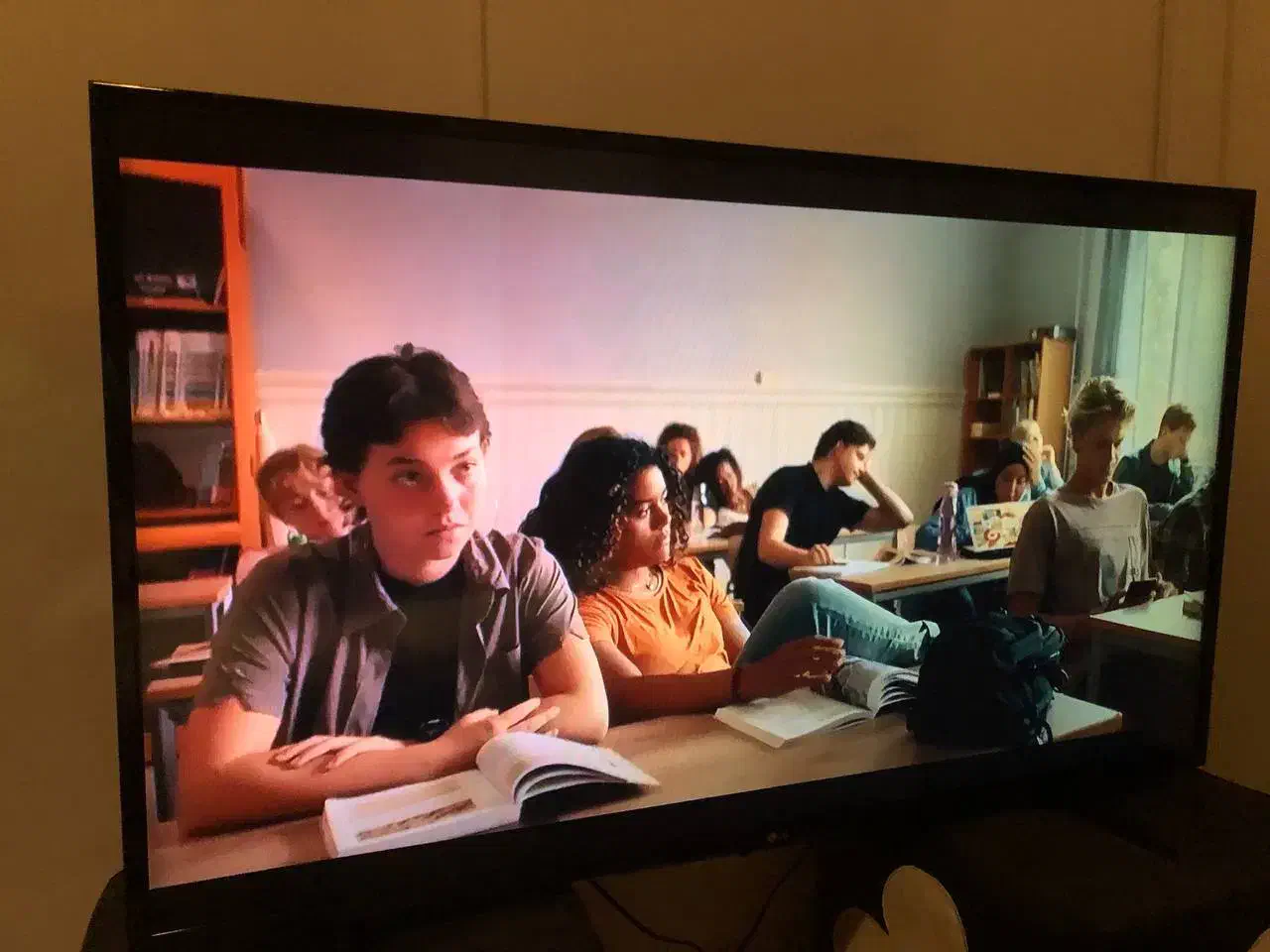 تلوزیون|تلویزیون و پروژکتور|تنکابن, |دیوار