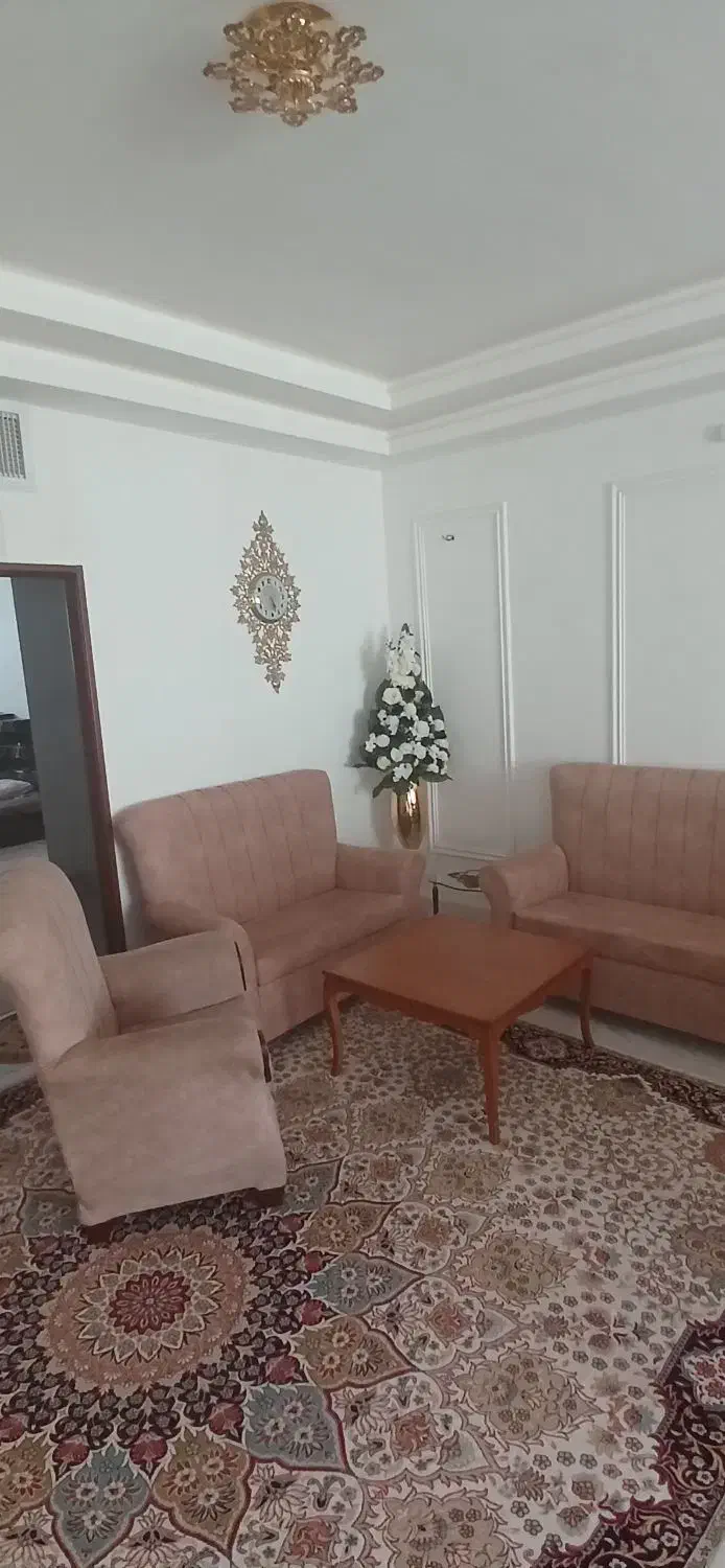 مبل ۶نفره و میز نهار خوری|مبلمان خانگی و میز عسلی|تربتحیدریه, شهرک ولیعصر|دیوار