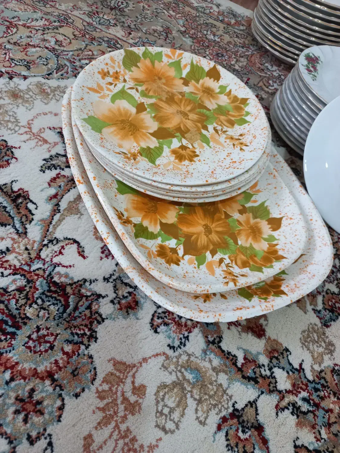 ظروف چینی گل سرخی زرین|ظروف سرو و پذیرایی|کرمانشاه, |دیوار