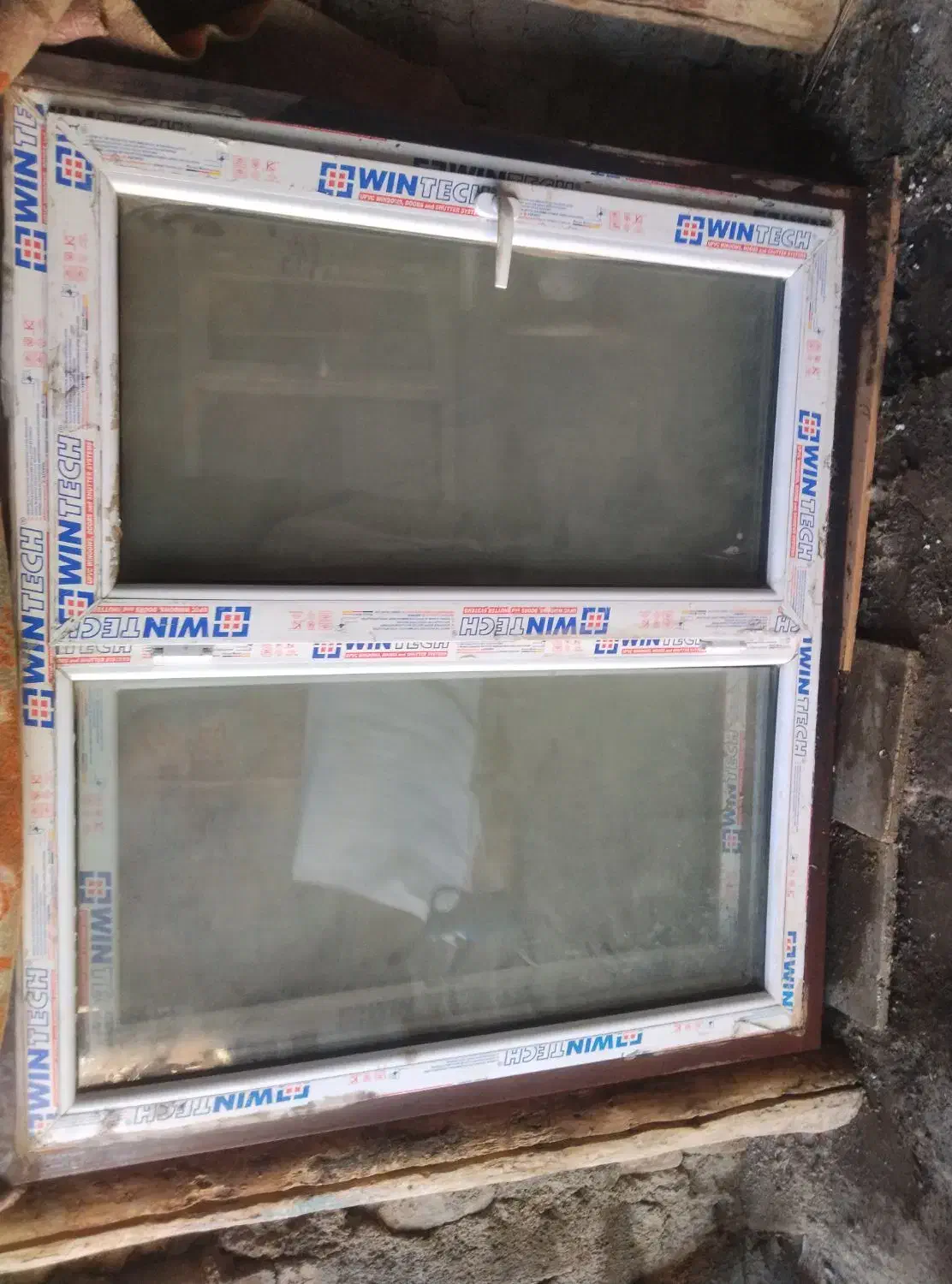 دوعدد پنجره پی وی سی|مصالح و تجهیزات ساختمان|ثلاث باباجانی, |دیوار