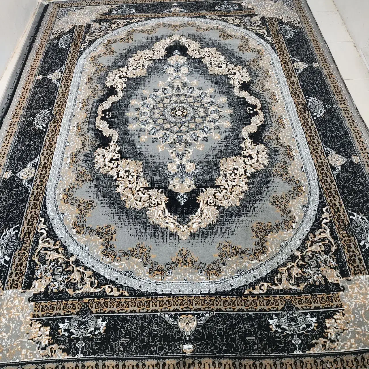 انبار فرش  فقط امروز نو نو|فرش|شاهرود, |دیوار