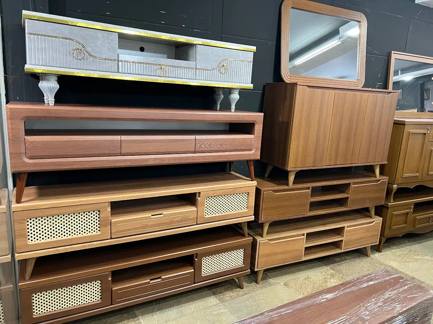 میز lcd میزتلویز یون|میز تلویزیون|کرج, پیشاهنگی|دیوار