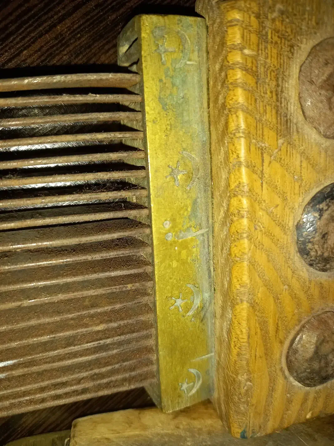 شانه فرش قدیمی|کلکسیون اشیاء عتیقه|پاکدشت, پاکدشت (مامازند)|دیوار