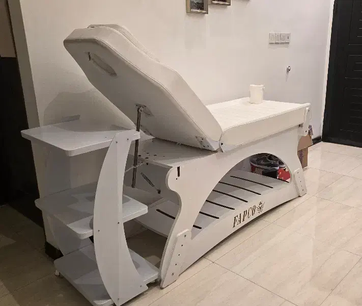 تخت چندکاره زیبایی و ماساژ|آرایشگاه و سالن‌های زیبایی|مشهد, کوثر|دیوار