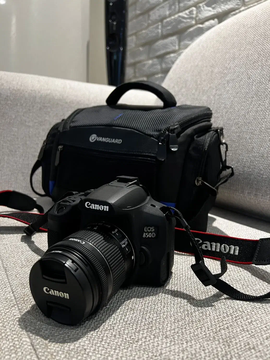 دوربین کنون Canon EOS 850D + لنز 18-55mm مثل نو|دوربین عکاسی و فیلمبرداری|تهران, صادقیه|دیوار