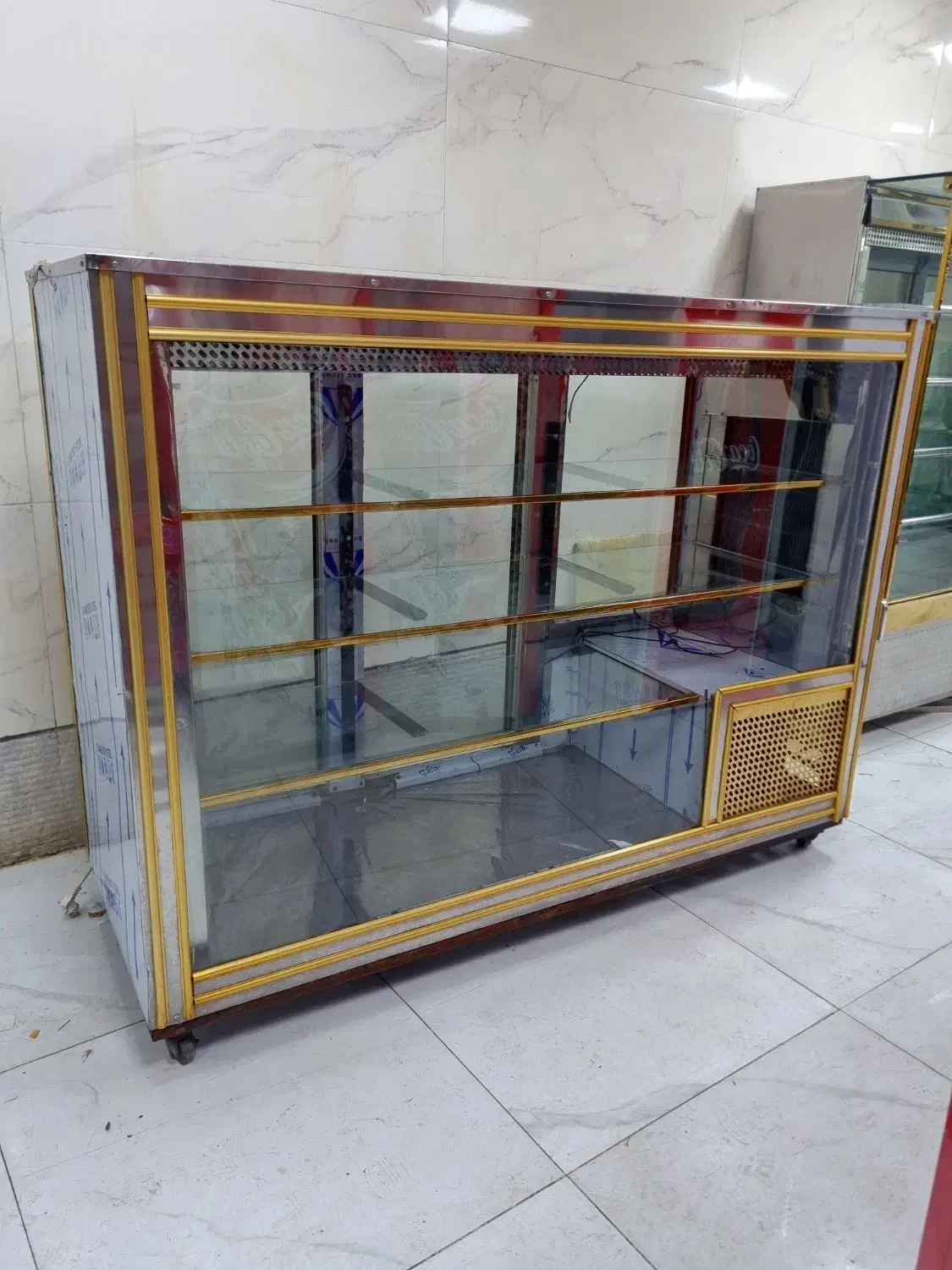 یخچال مکعبی ویترینی سفارشی مشابه آکبند|فروشگاه و مغازه|نسیمشهر, |دیوار