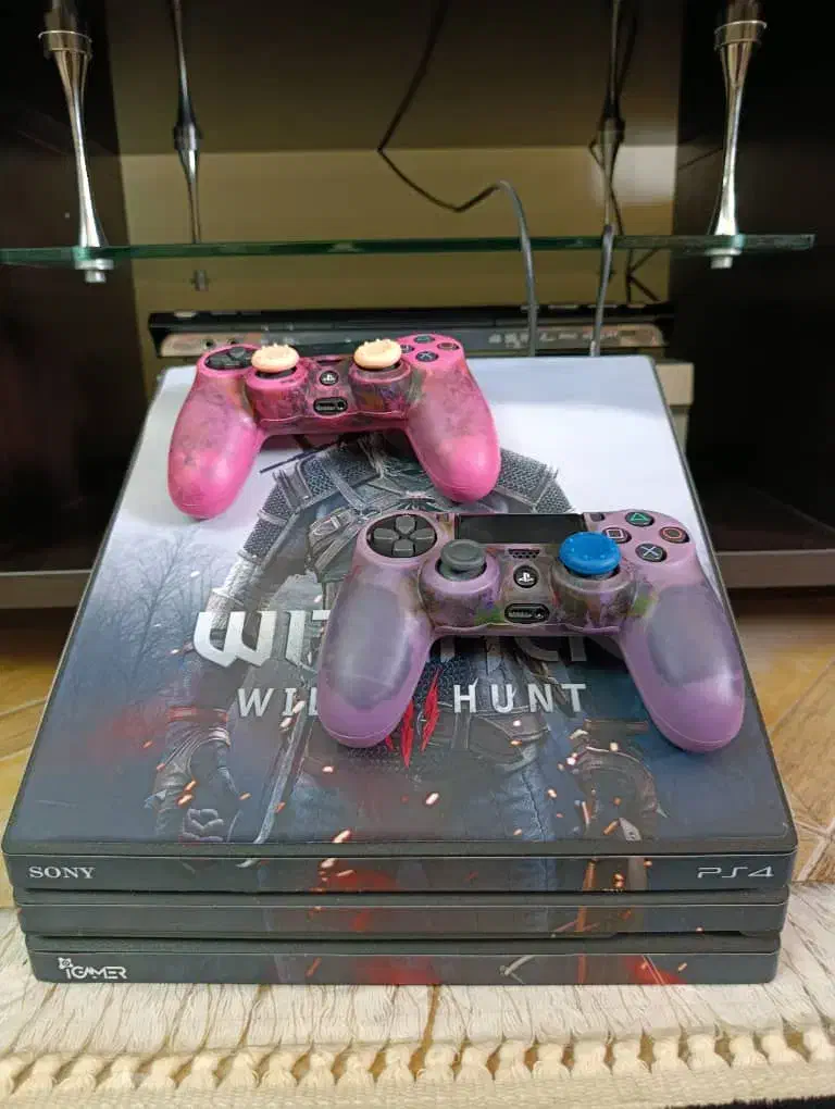 ps4 pro کامل درحد نو|کنسول، بازی ویدئویی و آنلاین|شیراز, غدیر جنوبی|دیوار