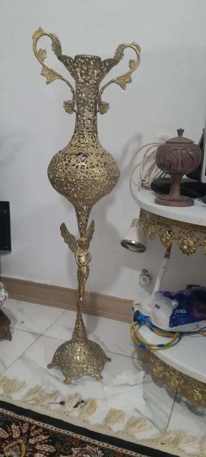 گلدان برنز|کلکسیون اشیاء عتیقه|هرسین, |دیوار