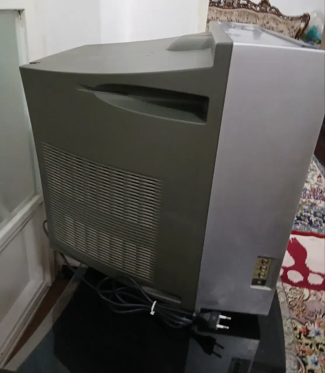 تلوزیون سامسونگ و میز تلویزیون|تلویزیون و پروژکتور|دزفول, |دیوار