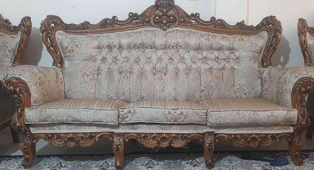 مبلمان سلطنتی ۹ نفره به همراه میز ناهارخوری|مبلمان خانگی و میز عسلی|تهران, شمس‌آباد|دیوار