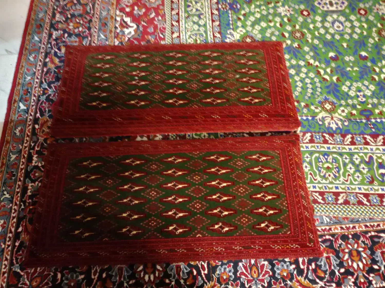 یک جفت پشتی دست بافت در حد نو ۲ ملیون|پشتی|بجنورد, |دیوار