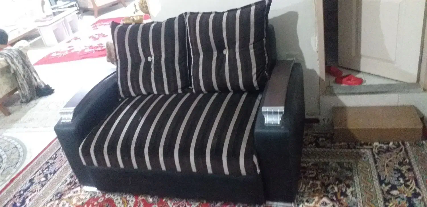 مبل ۷نفره سلطنتی و۶نفره راحتی|مبلمان خانگی و میز عسلی|فردیس, فرامرزیه|دیوار