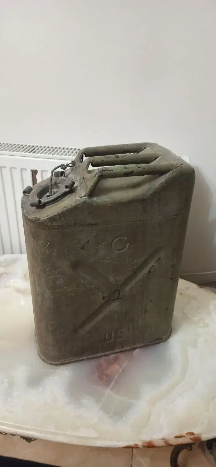 گالون آمریکایی رنگ فابریک اصل|کلکسیون اشیاء عتیقه|تبریز, |دیوار