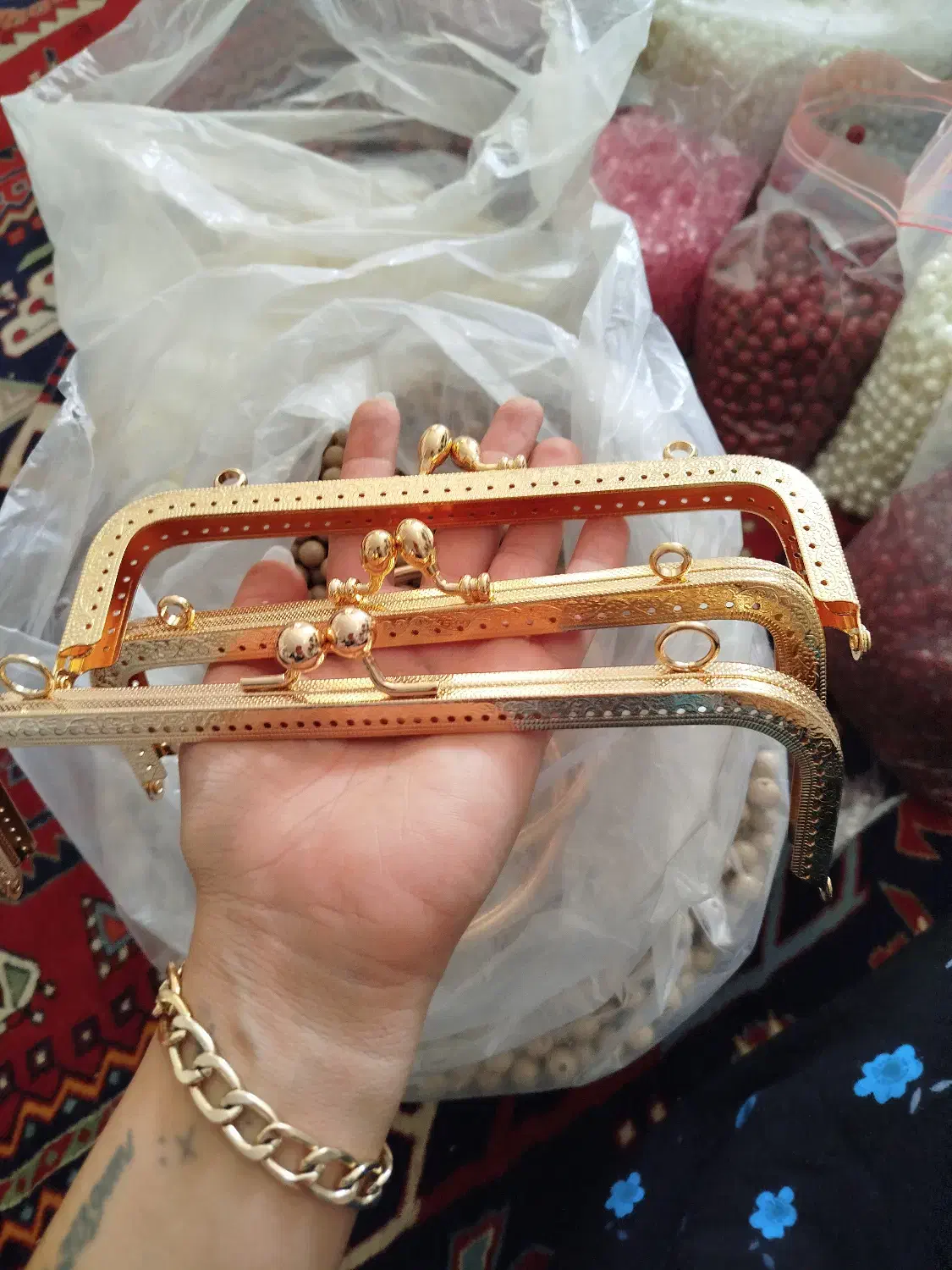 فروش انواع مهره ،مروارید و کریستال های پلیمری سبک|لوازم خیاطی و بافتنی|شیراز, رکنآباد|دیوار