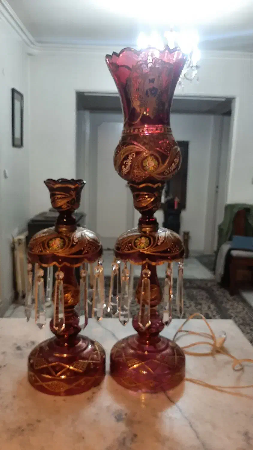 آباژور، لاله شاه عباسی|چراغ خواب و آباژور|تهران, فلسطین (میدان انقلاب)|دیوار