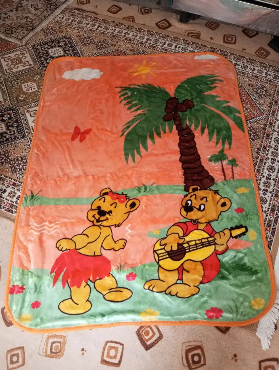 پتوگلبافتنو|رختخواب، بالش، پتو|نیشابور, مدرس|دیوار