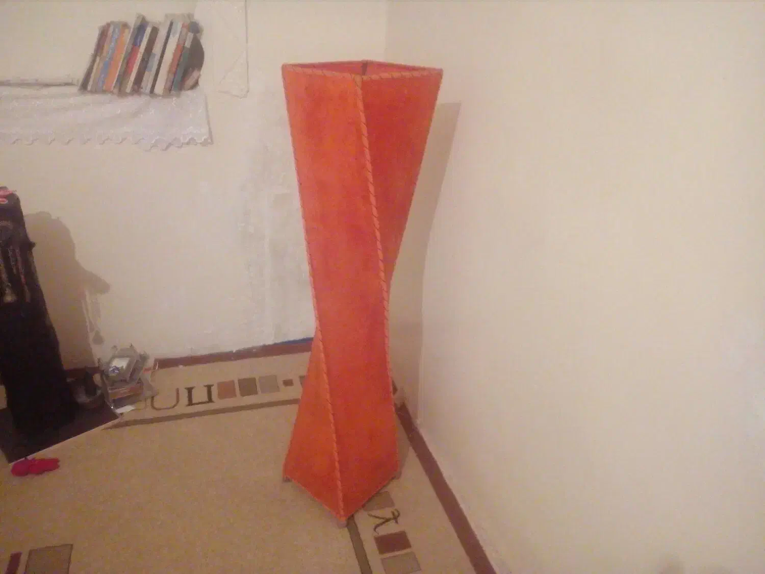 اباژور ایستاده|چراغ خواب و آباژور|بروجرد, |دیوار