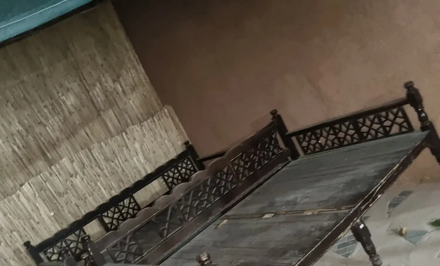 ۴ عدد تخت چوبی سنتی فروش فوری|تخت و سرویس خواب|لردگان, |دیوار