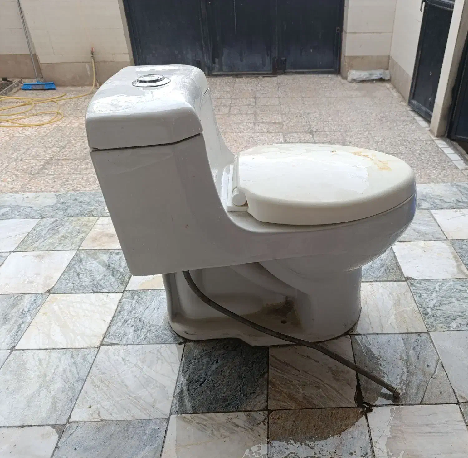 دستشویی فرنگی|لوازم سرویس بهداشتی|خرم‌آباد, |دیوار