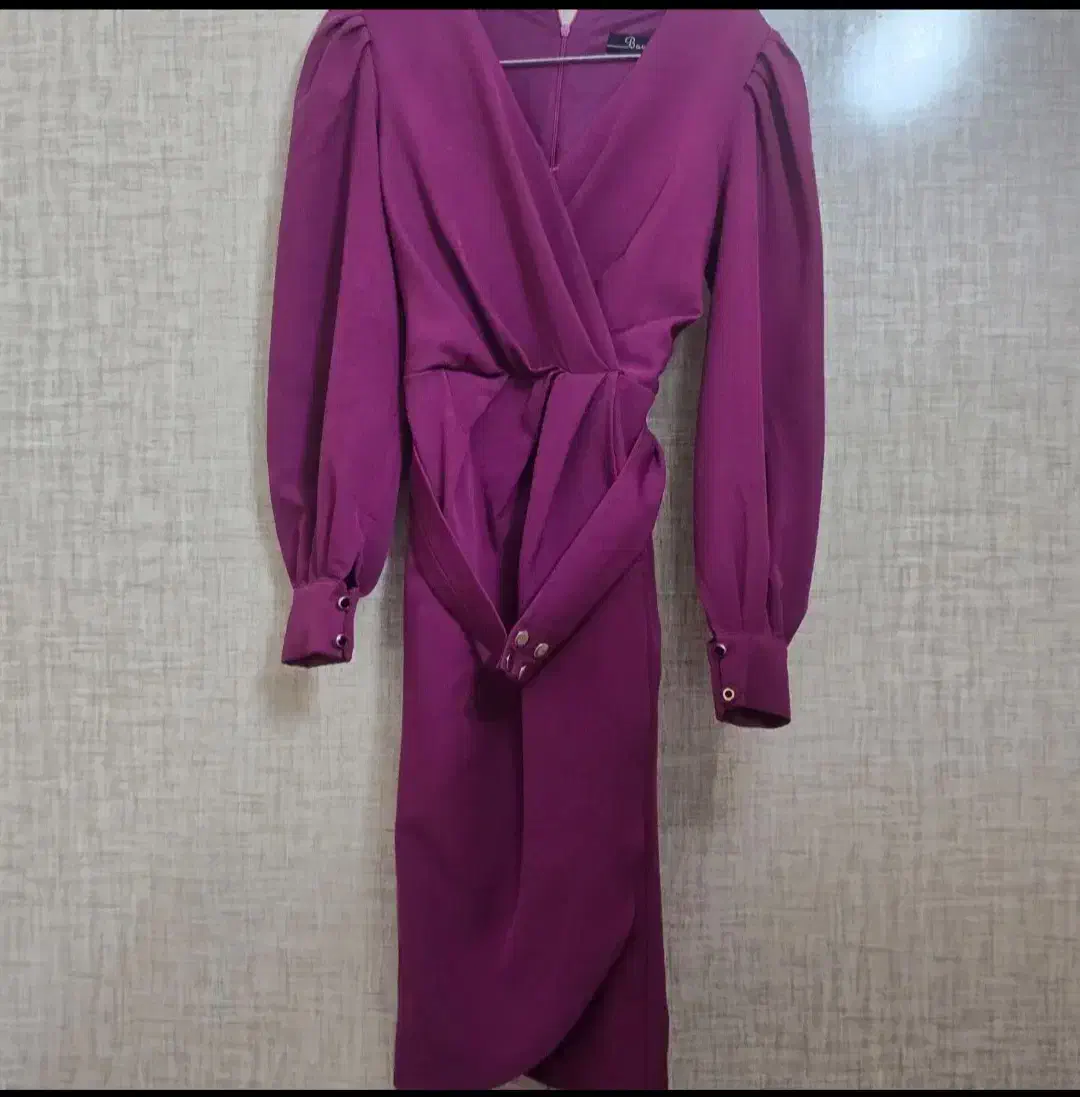 تعدادی لباس مجلسی|لباس|بیرانوند, |دیوار