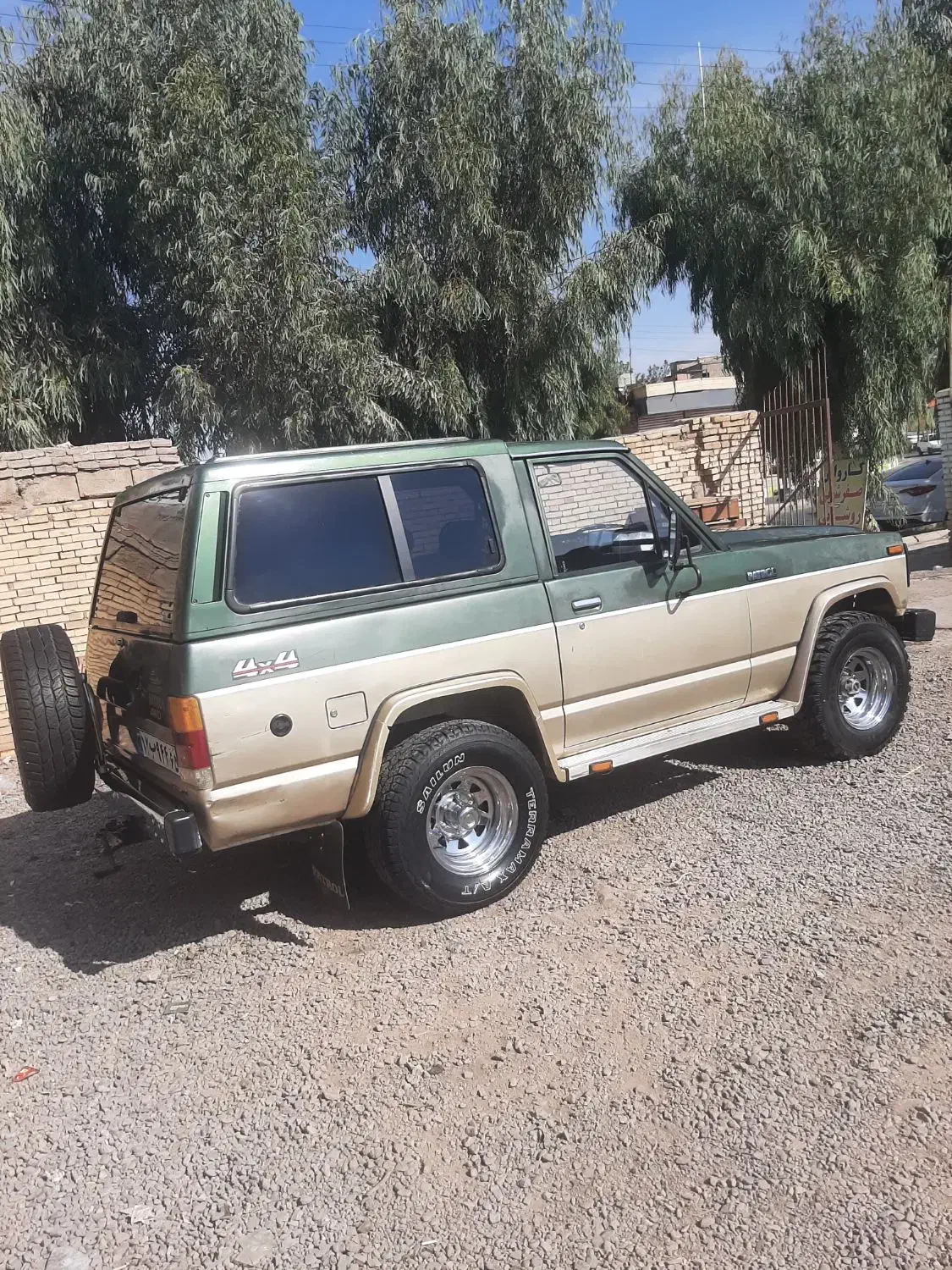 پاترول دو درب فابریک یشمی طلایی مدل ۷۶|خودرو سواری و وانت|رفسنجان, |دیوار