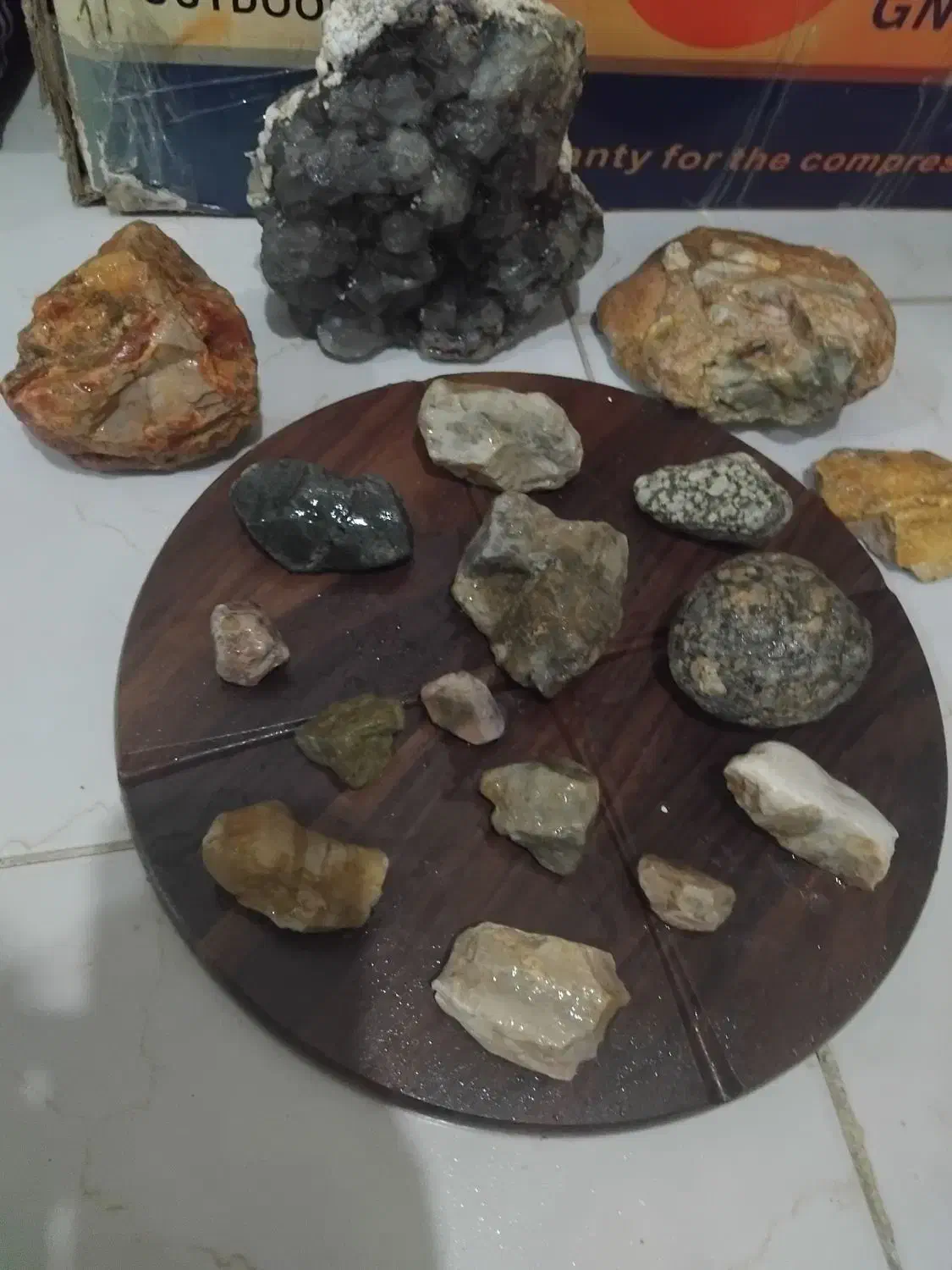 سنگهای نیمه قیمتی|کلکسیون اشیاء عتیقه|گرگان, |دیوار