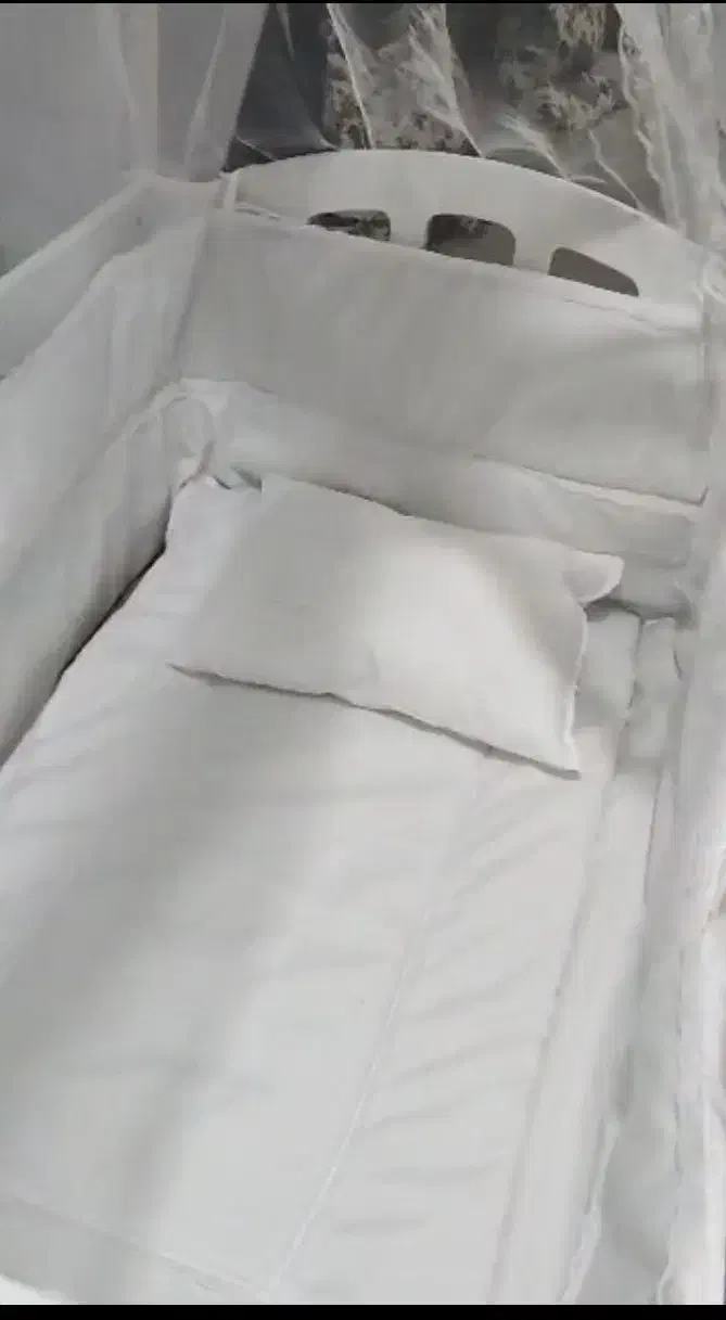 گهواره کنار مادر|تخت و صندلی بچه|ایذه, |دیوار