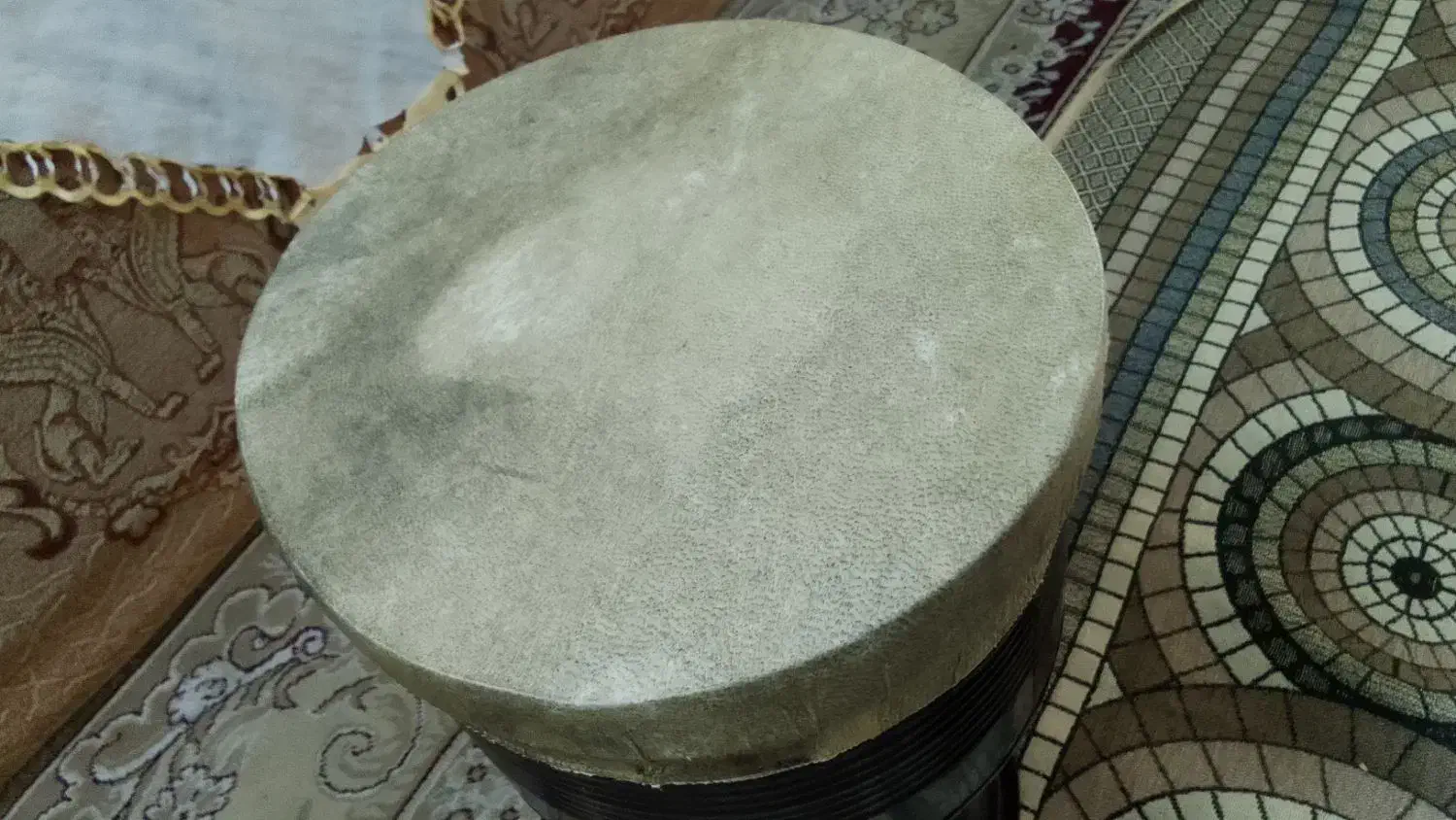 تمبک|سازهای سنتی|بروجرد, |دیوار