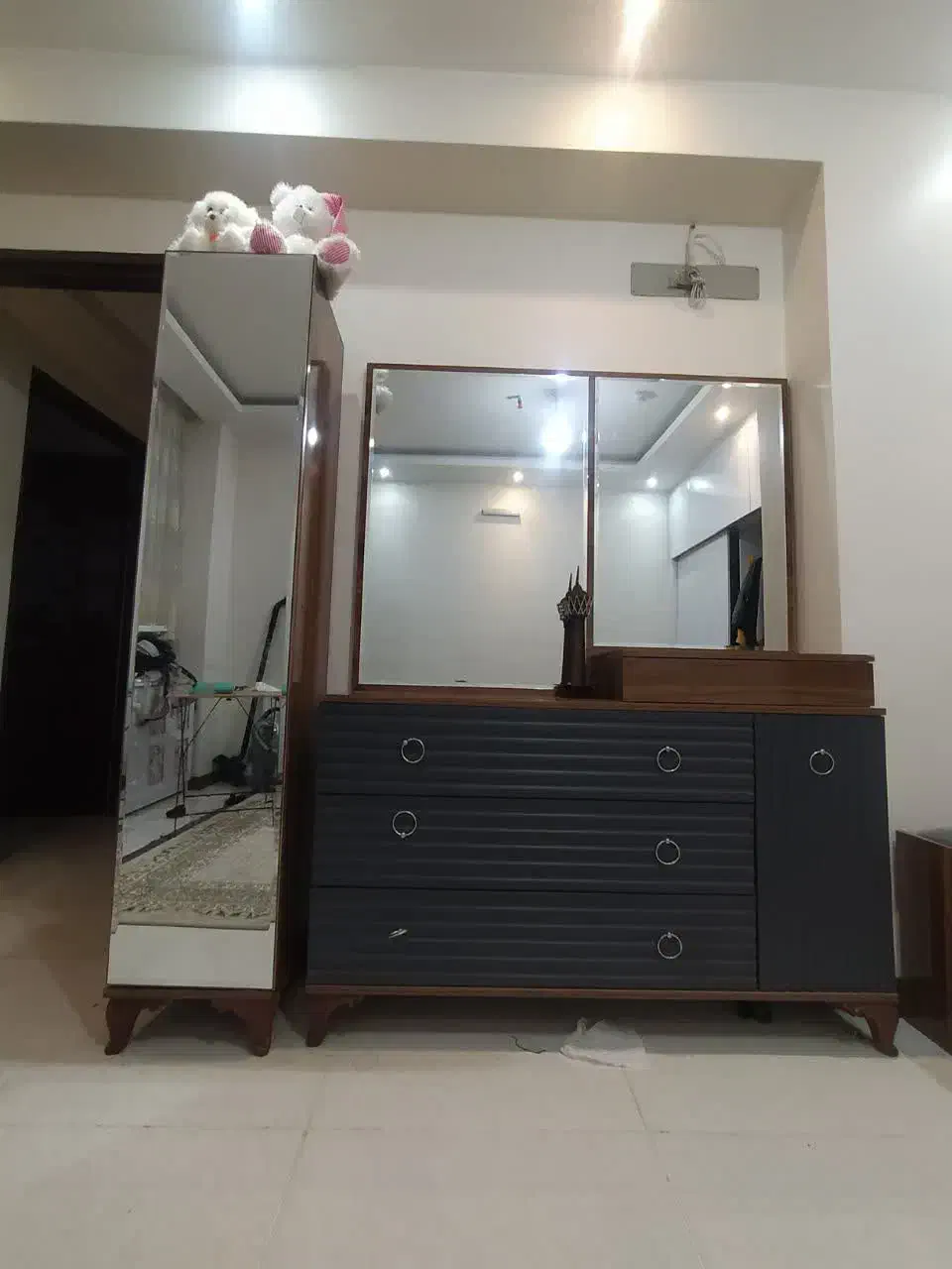 آینه و کنسول|بوفه، ویترین، کنسول|اصفهان, باغ فدک|دیوار