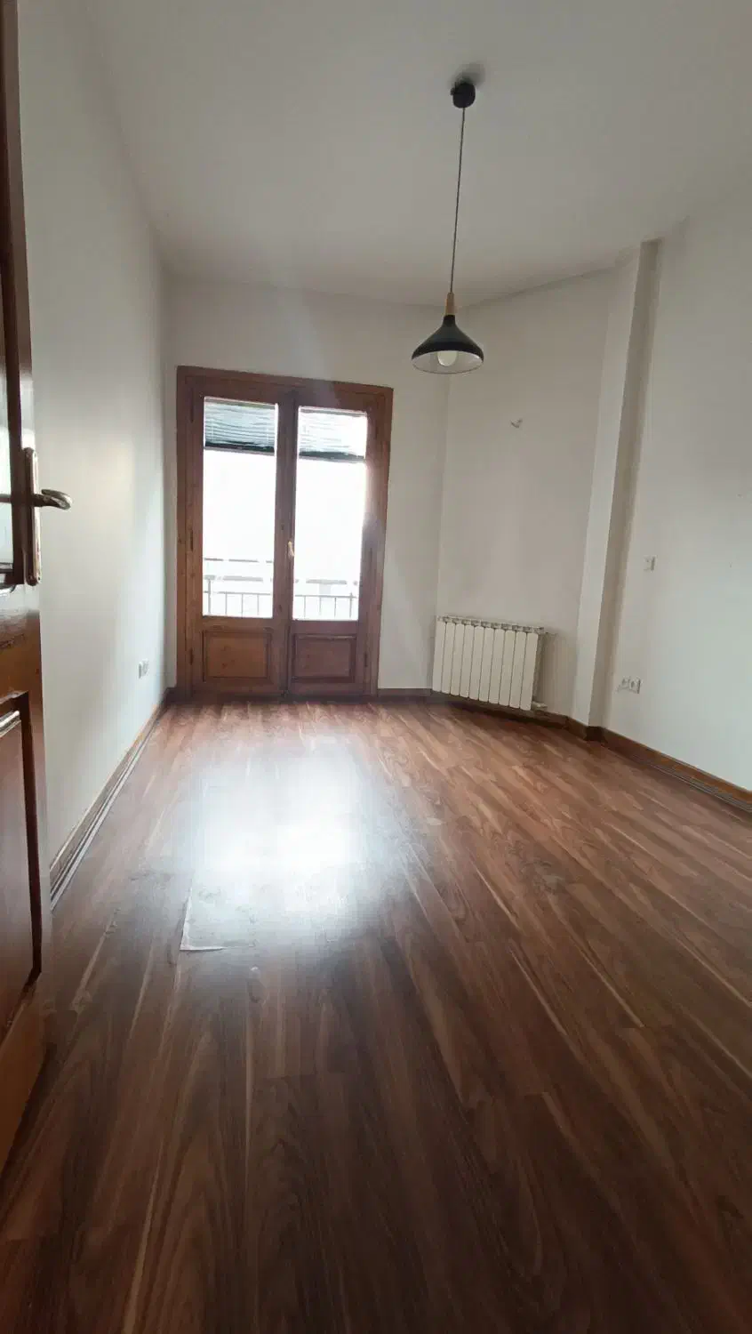 ۹۰ متر آپارتمان/مناسب مجرد و خانواده