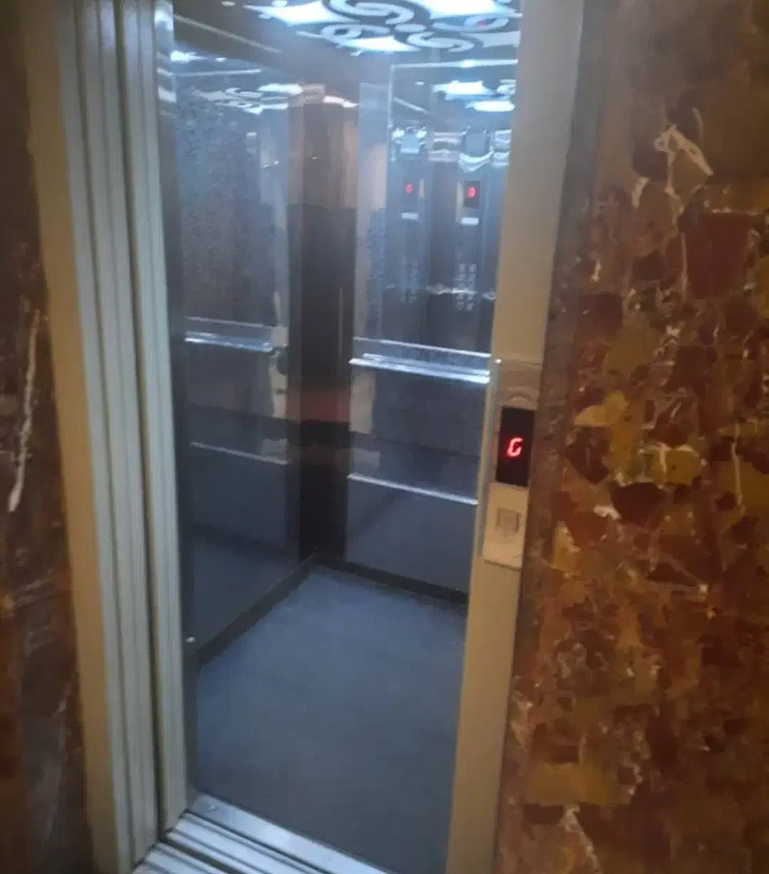 ۱۲۳ متر ۲ خواب در فاطمی، گلها