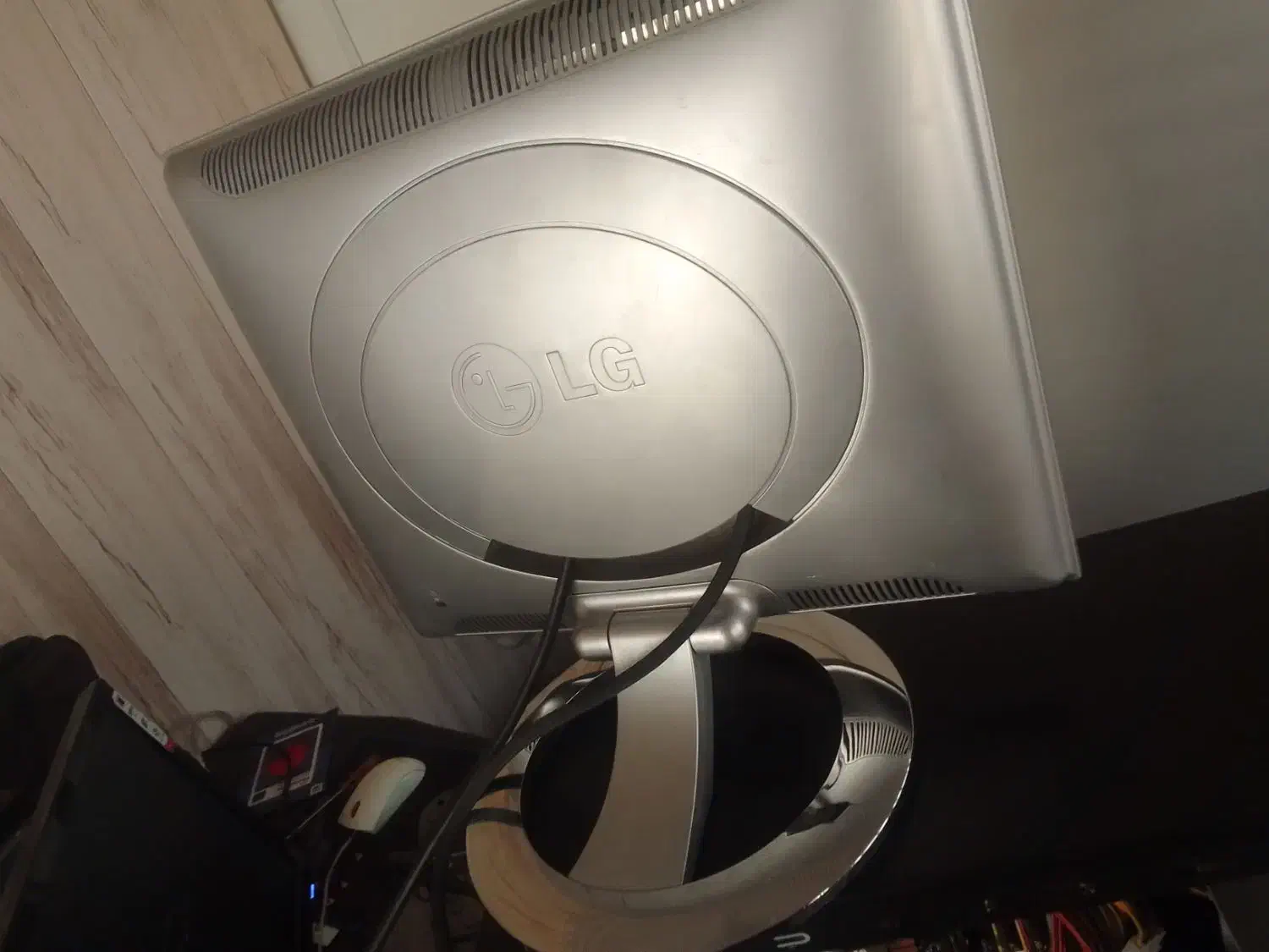 ال سی دی ۱۵ اینچ ال جی|قطعات و لوازم جانبی رایانه|تهران, جمال‌زاده|دیوار