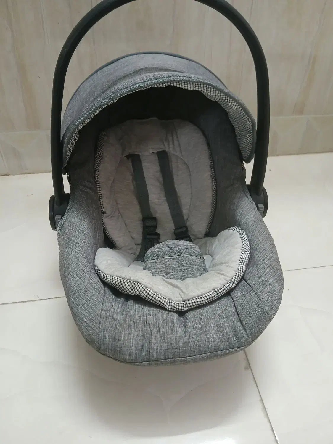 یک عدد کریر ودوعدد صندلی غذا|تخت و صندلی بچه|تربت جام, نظامی|دیوار