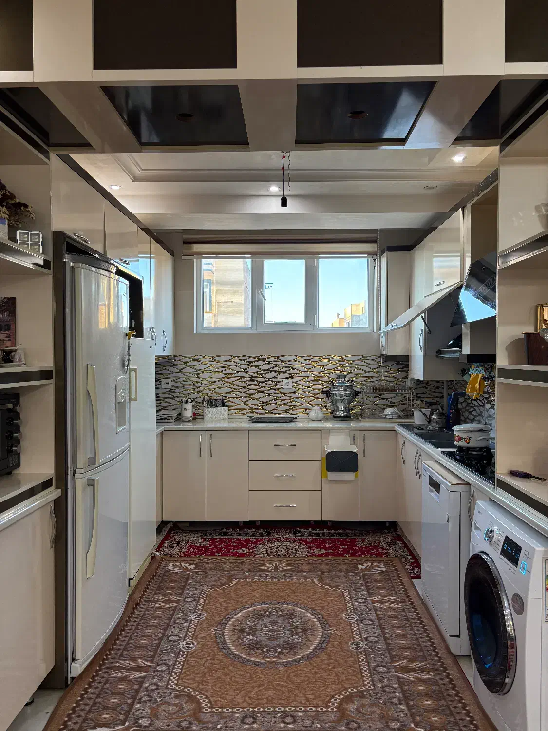 فروش ساختمان ۳ طبقه در سهند فاز ۲علوی|فروش خانه و ویلا|سهند, |دیوار