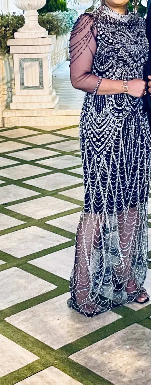 لباس مجلسی مزونی|لباس|اندیشه, اندیشه فاز ۳|دیوار