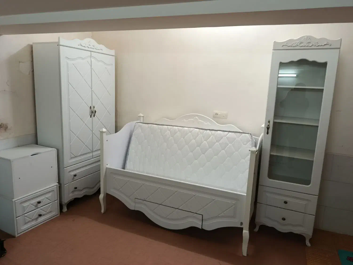 تخت خواب کودک و نوجوان|اسباب و اثاث بچه|یزد, |دیوار