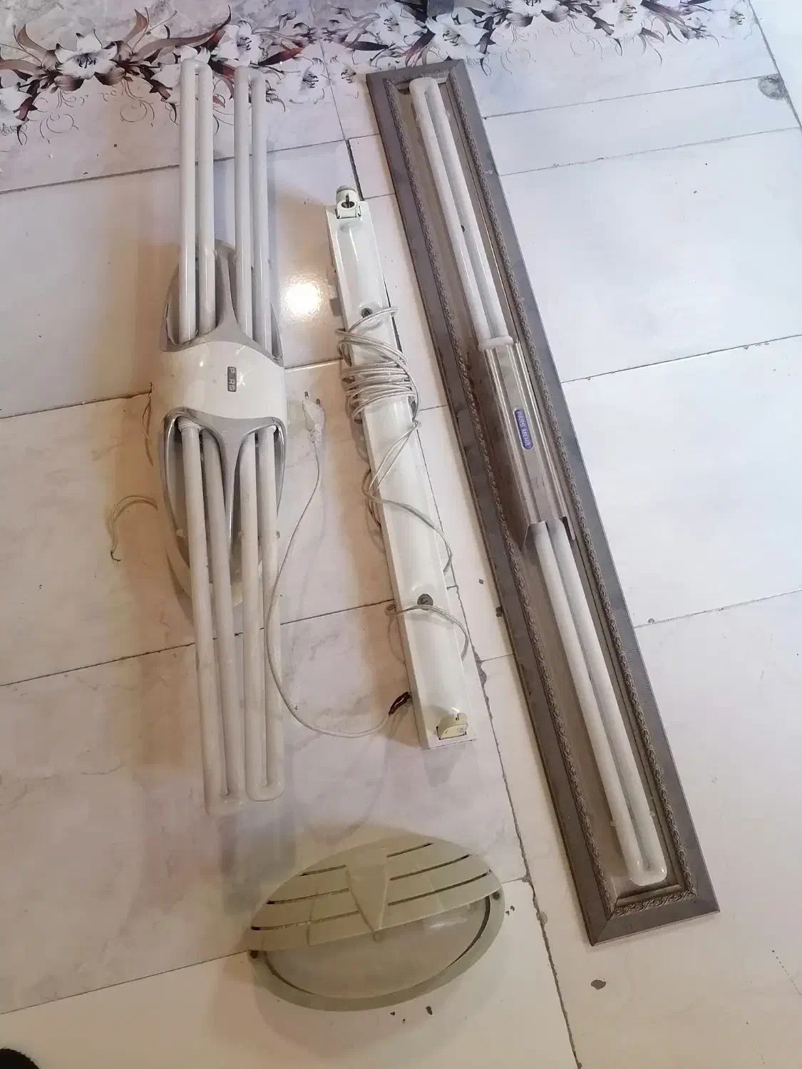 مهتابی با قاب|لامپ و چراغ|کرج, برغان|دیوار