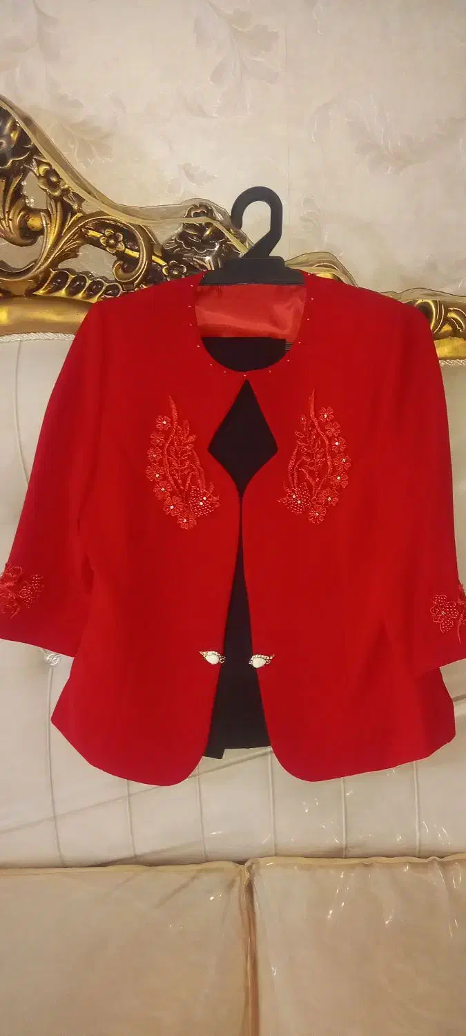 کت وسارافون|لباس|اراک, |دیوار