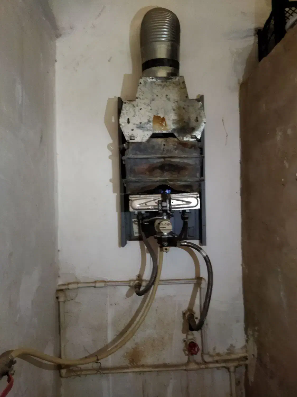 آبگرمکن دیواری بوتان|آبگرمکن، پکیج، شوفاژ|گناباد, |دیوار