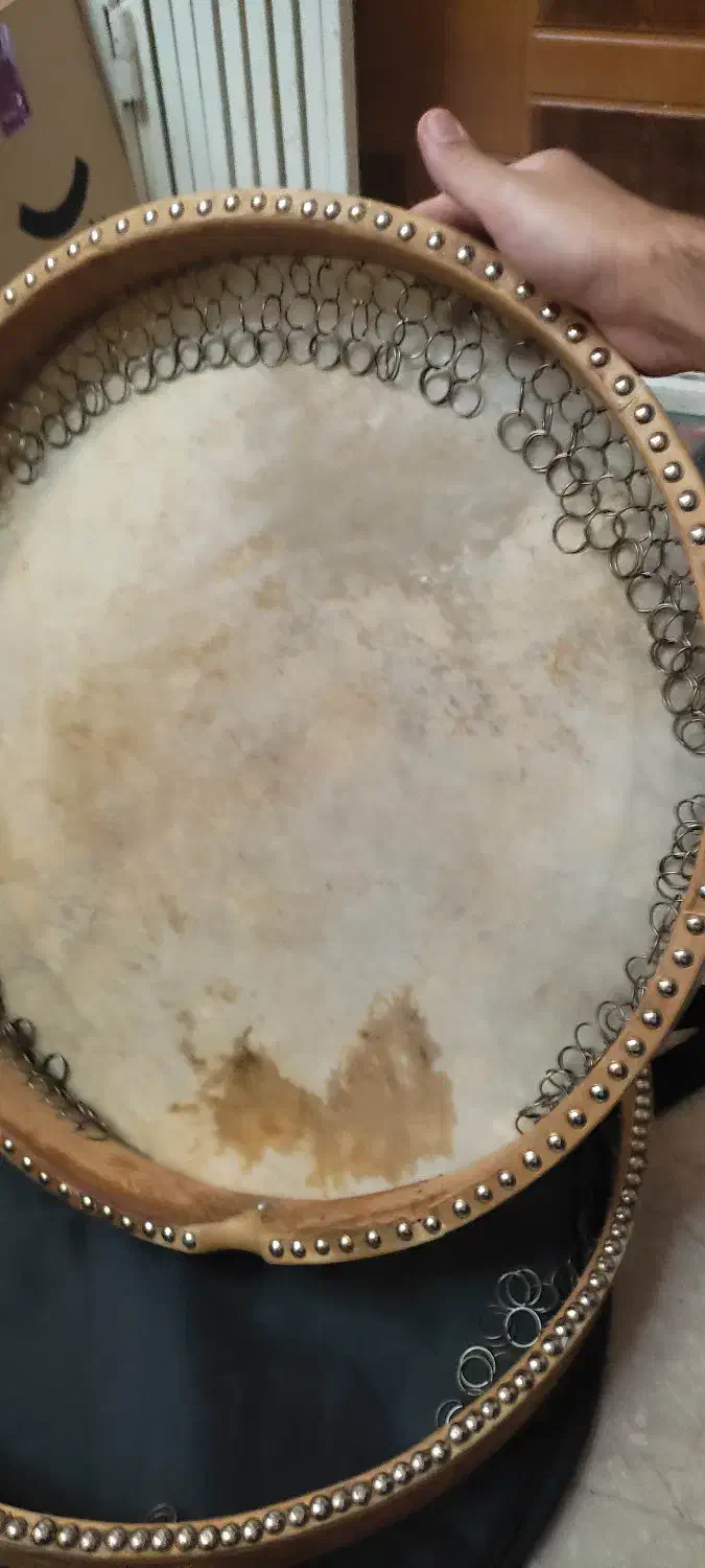 دف دو عدد|سازهای سنتی|اصفهان, قلعه طبره|دیوار