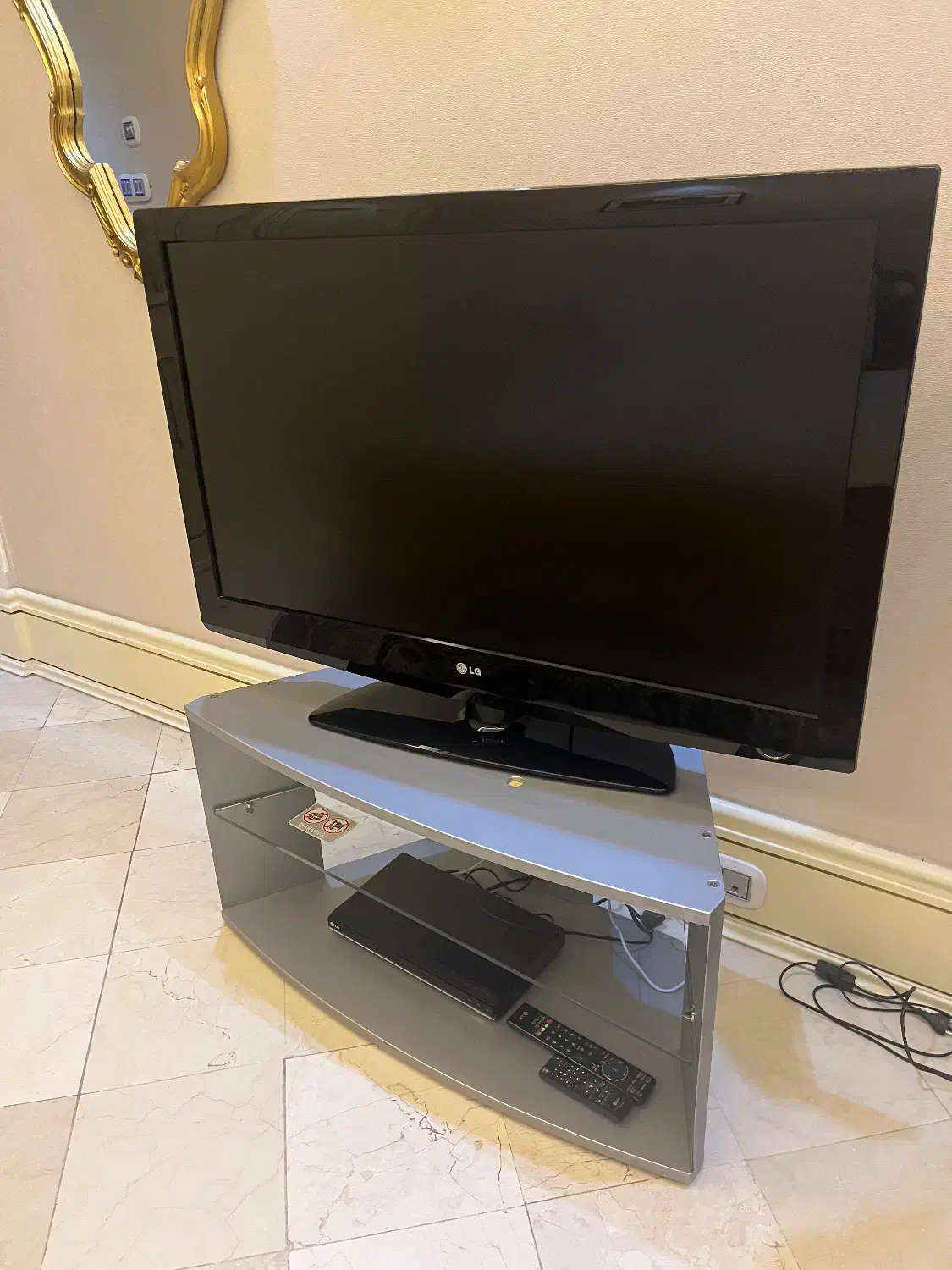 تلویزیون ۴۲ اینچ LG|تلویزیون و پروژکتور|تهران, فرمانیه|دیوار