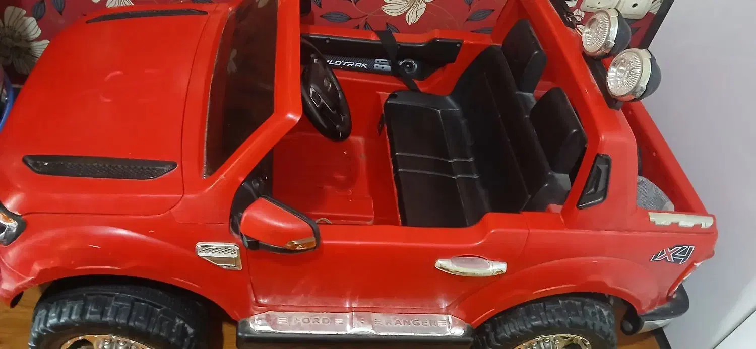 ماشین شارژی جیپ|اسباب‌‌بازی|فولادشهر, B4|دیوار