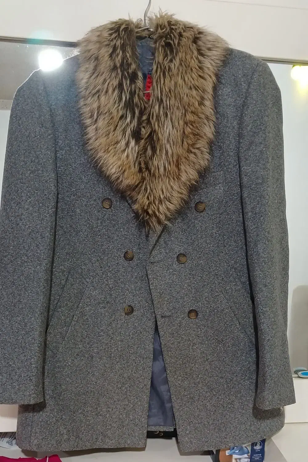 کت خز. دار مارک|لباس|کردکوی, |دیوار