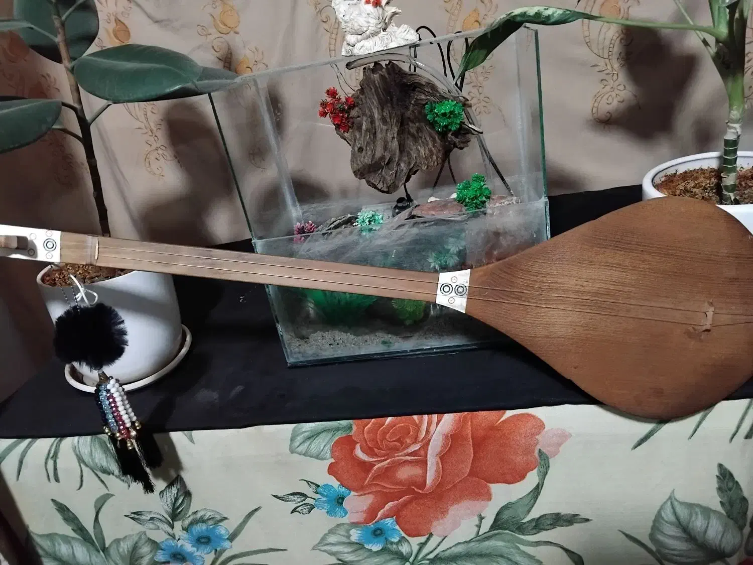 دمبوره|سازهای سنتی|قم, یزدان‌شهر|دیوار