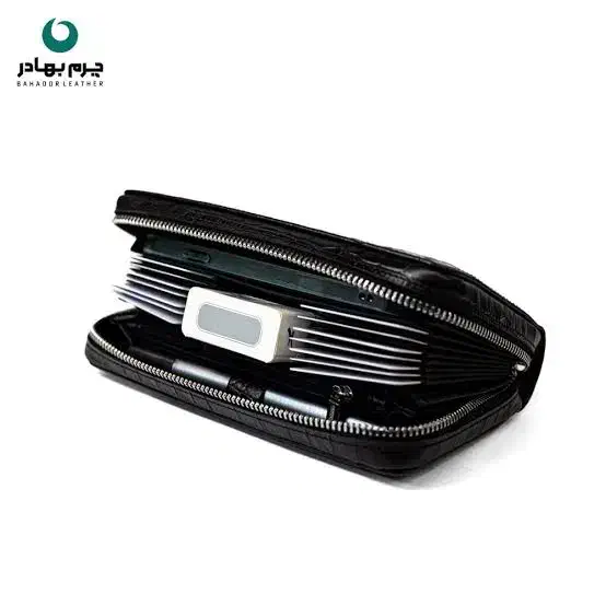 مدارک گمشده ماندی|اشیا|برخوار, |دیوار