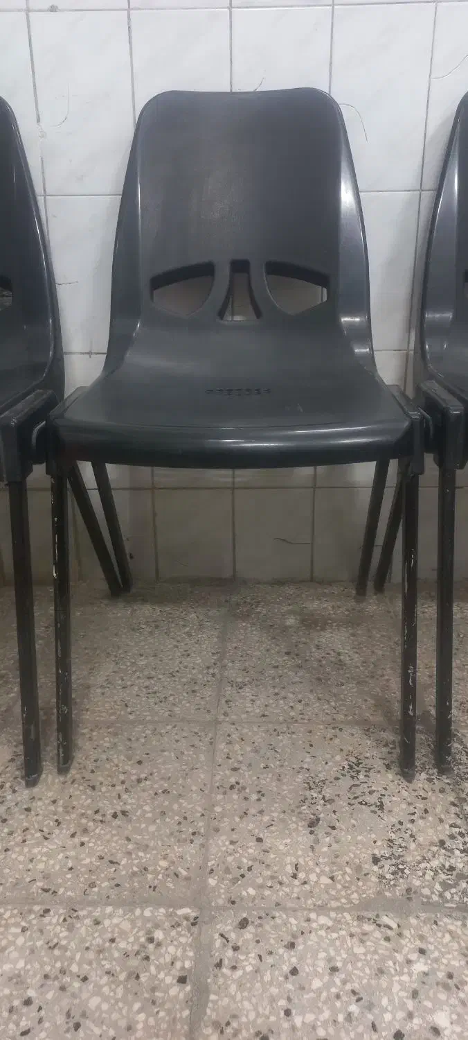 صندلی مشکی سالم|صندلی و نیمکت|نیشابور, دارایی|دیوار