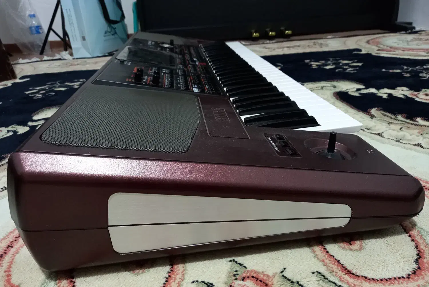 کیبورد pa1000 در حد نو کاملا سالم همراه با رم Sd|پیانو، کیبورد، آکاردئون|زیرآب, |دیوار