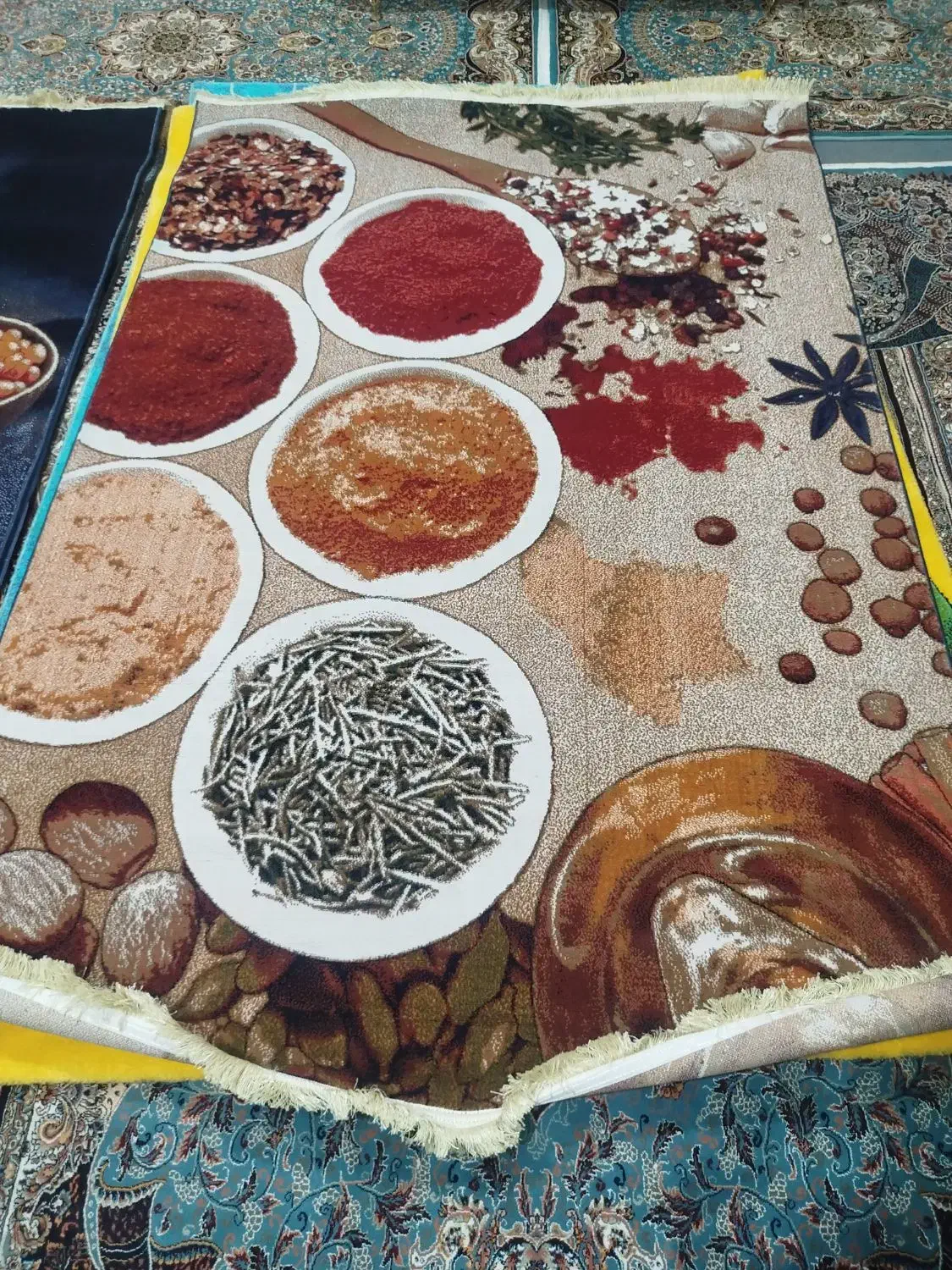 ۴تخته فرش آکبند ۱۲۰۰شانه داخل کیسه و لوازم منزل|فرش|ارومیه, |دیوار